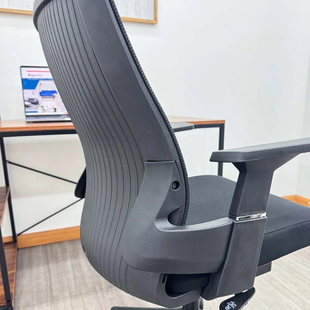 Silla Semi Ejecutiva con Reposabrazos Tokoa OS-2189 Malla Negra - imagen 6